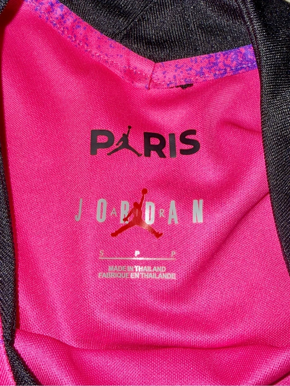 Authentic Jordan Paris Saint-Germain x Jordan Four Stadium Jersey hyper pink
